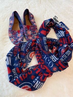 Chicago Cubs Team Beans Slip On Shoes‎ Women's Large 9/10 and Infinity Scarf